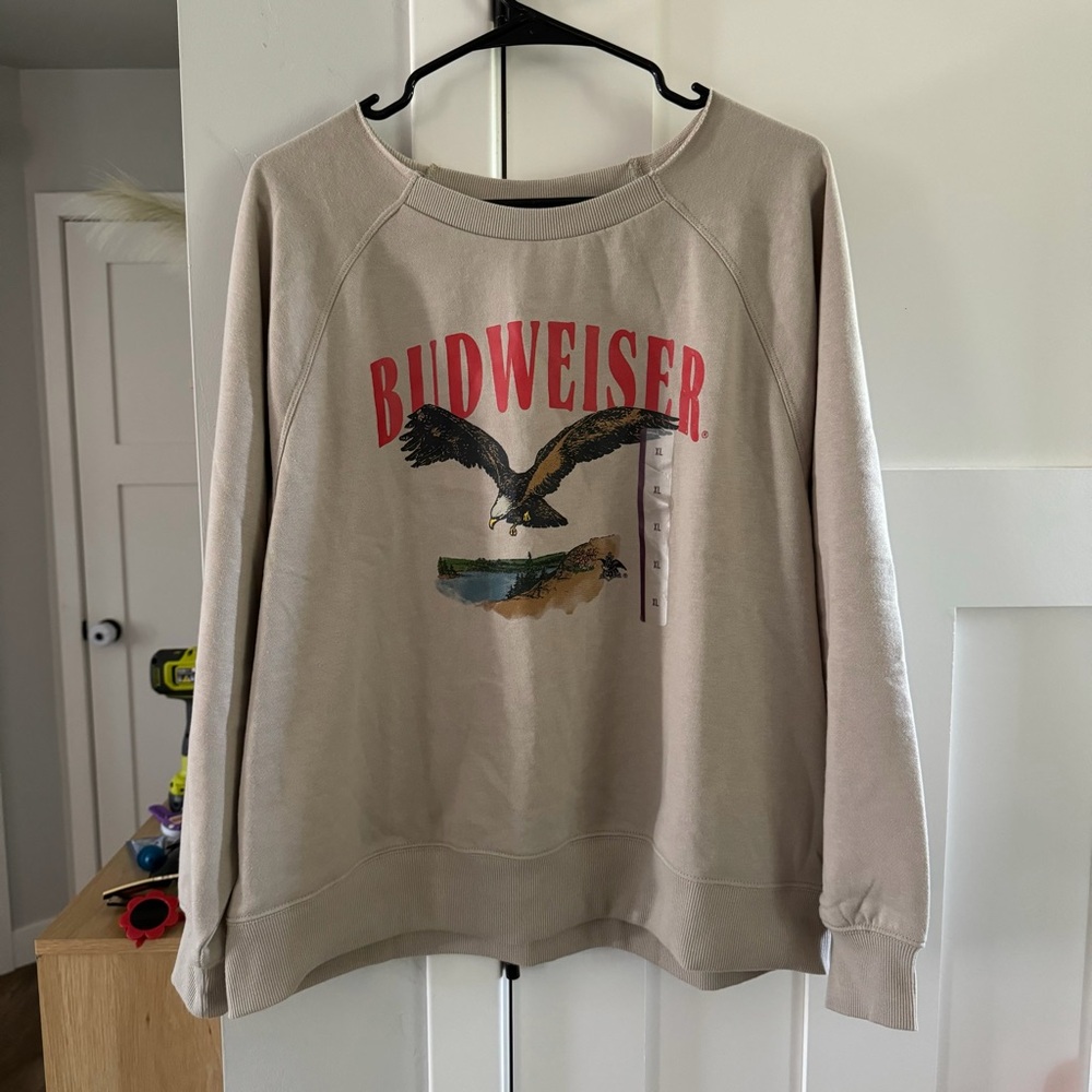 NWT Budweiser Beige Sweatshirt with Eagle Graphic XL Womens
